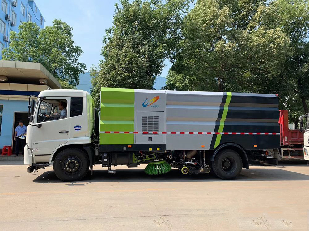 9方水 7方塵東風(fēng)天錦 洗掃車 9方水 7方塵東風(fēng)天錦 洗掃車