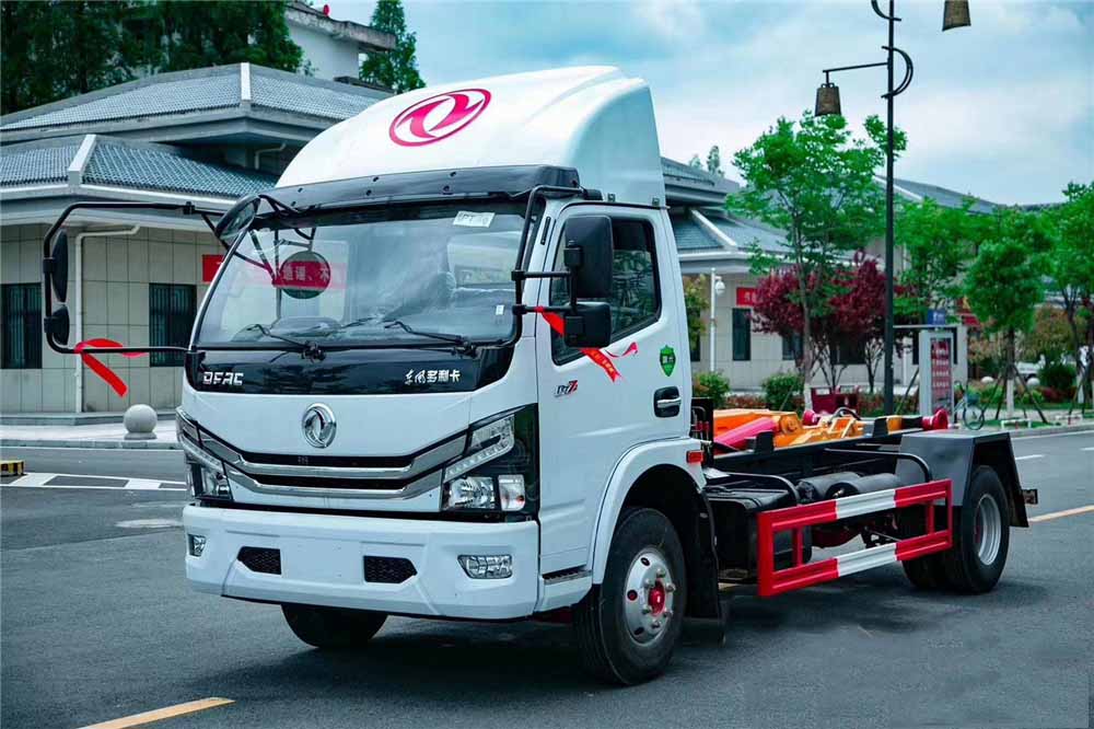 國六7-8方東風D7 勾臂垃圾車 國六7-8方東風D7 勾臂垃圾車
